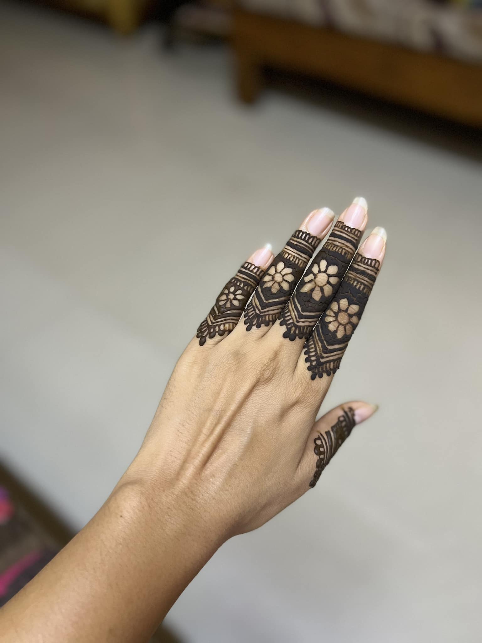 travelling henna tattoo