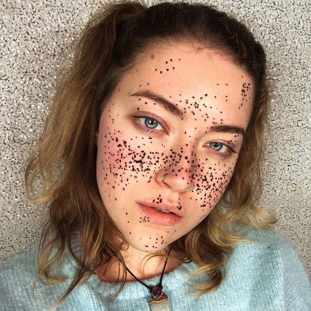 Henna Freckles: Inside the Viral Beauty Trend