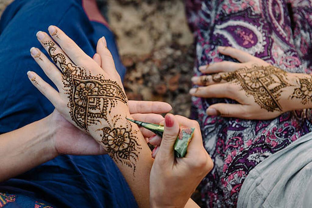 Henna Tattoo in Nashville for Beginners: What to Expect from Your First Henna Session